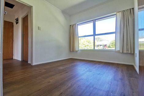 Photo of property in 2/20 Nigel Road, Browns Bay, Auckland, 0630