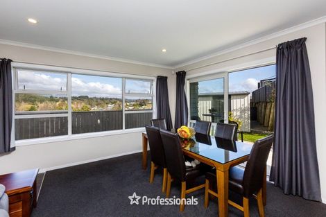 Photo of property in 88 Sunstone Crescent, Timberlea, Upper Hutt, 5018