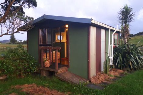 Photo of property in 496 Oaia Road, Muriwai, Waimauku, 0881