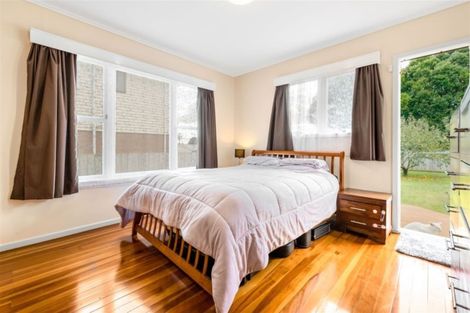 Photo of property in 17 Albert Road, Kelston, Auckland, 0602