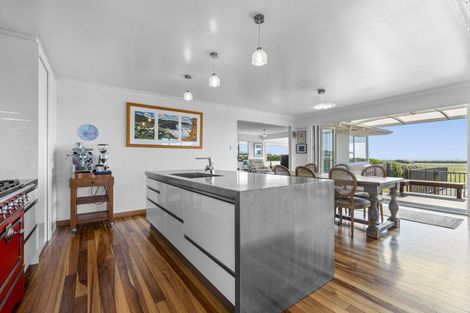 Photo of property in 255 Kaihihi Road, Okato, 4381