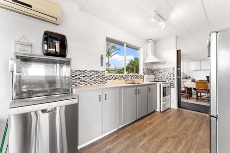 Photo of property in 44 Amorino Drive, Red Beach, 0932