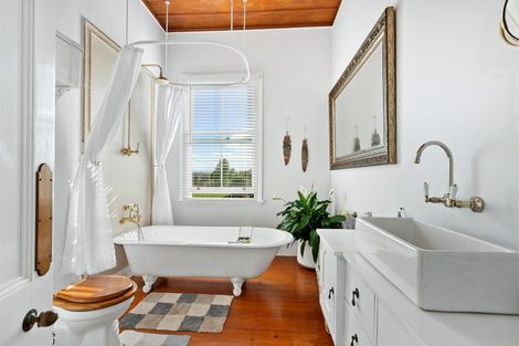 Photo of property in 73 Ranganui Road, Kaiwaka, 0573