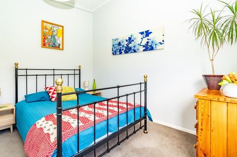 Photo of property in 3a Pah Road, Cockle Bay, Auckland, 2014