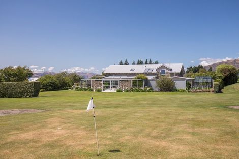Photo of property in 2 Elderberry Crescent, Wanaka, 9305