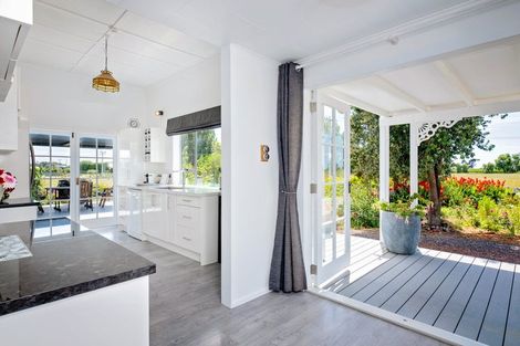 Photo of property in 104 Ferry Road, Clive, 4102