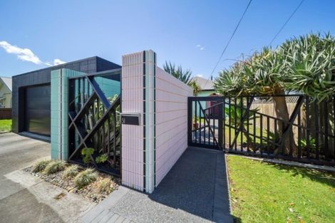 Photo of property in 51 Fitzroy Road, Fitzroy, New Plymouth, 4312