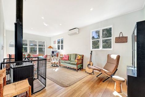 Photo of property in 665 South Titirangi Road, Titirangi, Auckland, 0604