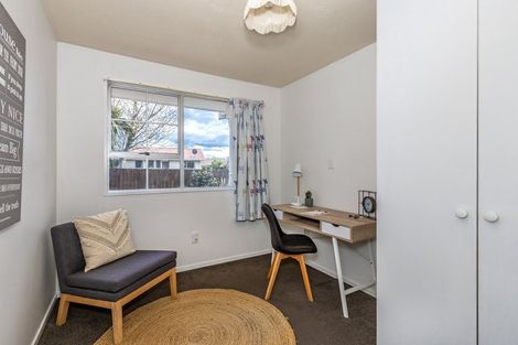 Photo of property in 71 Denise Crescent, Hornby, Christchurch, 8042