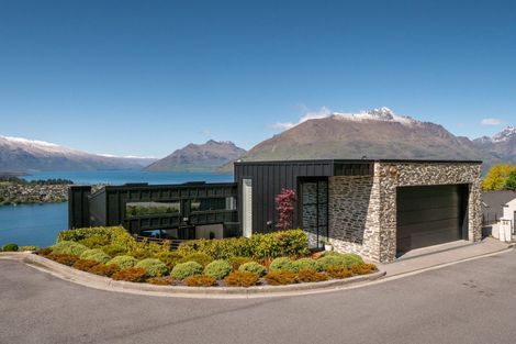 Photo of property in 92 Hensman Road, Queenstown, 9300