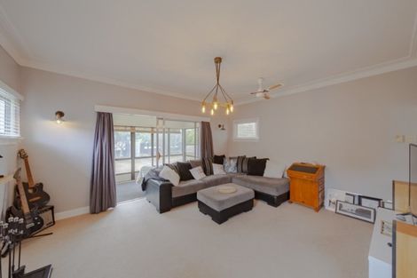 Photo of property in 5 Ruataniwha Street, Waipukurau, 4200