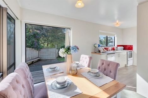 Photo of property in 15 Peterhouse Place, West Harbour, Auckland, 0618