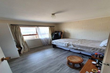 Photo of property in 2/42 Prince Regent Drive, Half Moon Bay, Auckland, 2012