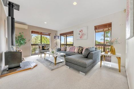 Photo of property in 30 Ransom Smyth Drive, Goodwood Heights, Auckland, 2105
