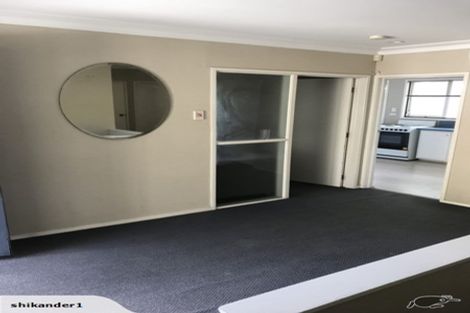 Photo of property in 16 Easton Park Parade, Glenfield, Auckland, 0629