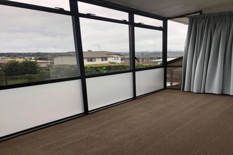 Photo of property in 1/36 Exmouth Road, Northcote, Auckland, 0627