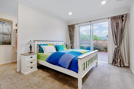 Photo of property in 10 Fred White Drive, Kumeu, 0810