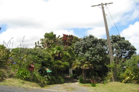 Photo of property in 99 Waitea Road, Muriwai, Waimauku, 0881