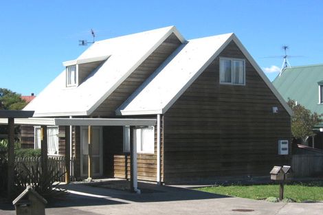 Photo of property in 26 Caspian Close, New Lynn, Auckland, 0600