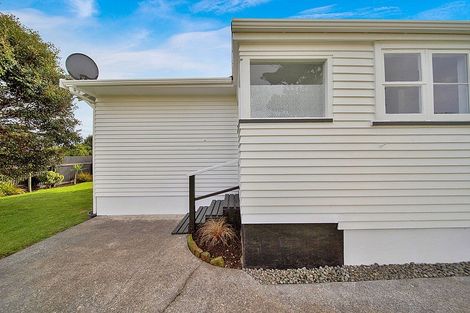 Photo of property in 28 Terou Street, Manaia, 4612