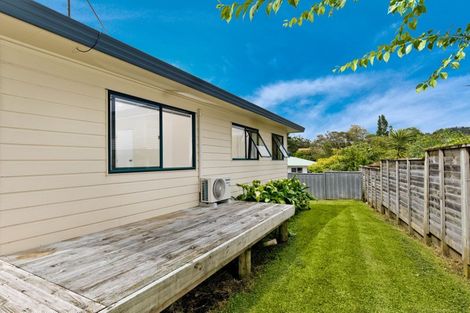 Photo of property in 12a Firle Place, Green Bay, Auckland, 0604