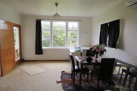Photo of property in 43 Waiwaka Terrace, Strandon, New Plymouth, 4312