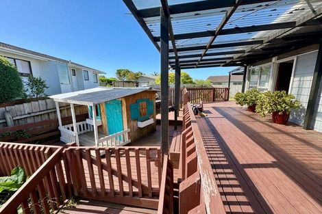 Photo of property in 49 Rosewarne Crescent, Glendene, Auckland, 0602