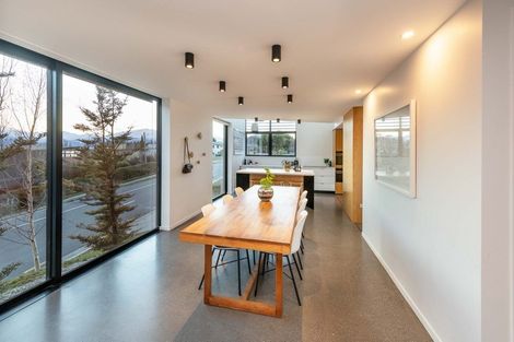 Photo of property in 9 Beacon Point Road, Wanaka, 9305