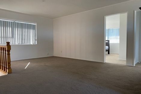 Photo of property in 34 Pahi Place, West Harbour, Auckland, 0618