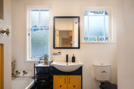 Photo of property in 28 Matenga Street, Waikanae, 5036