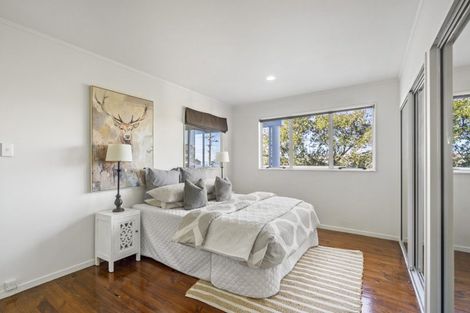 Photo of property in 1/23 Kiteroa Terrace, Rothesay Bay, Auckland, 0630