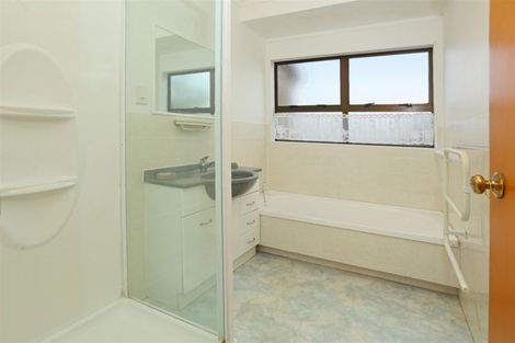 Photo of property in 1/180 Te Atatu Road, Te Atatu South, Auckland, 0610