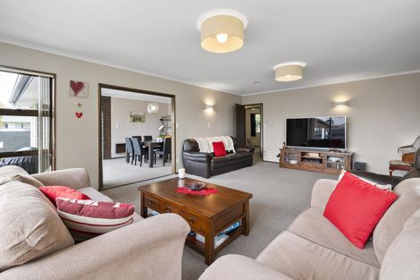 Photo of property in 27 Humphries Place, Awapuni, Palmerston North, 4412