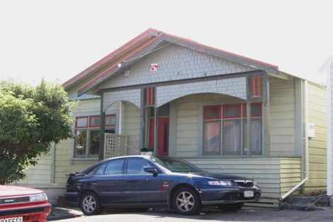Photo of property in 15 Glendavar Street, Berhampore, Wellington, 6023