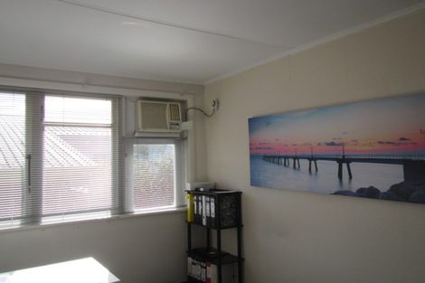 Photo of property in 2 Takahe Street, Frankton, Hamilton, 3204