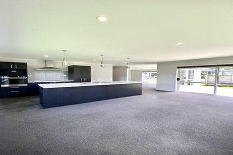 Photo of property in 4 Cory Jane Grove, Riverstone Terraces, Upper Hutt, 5018