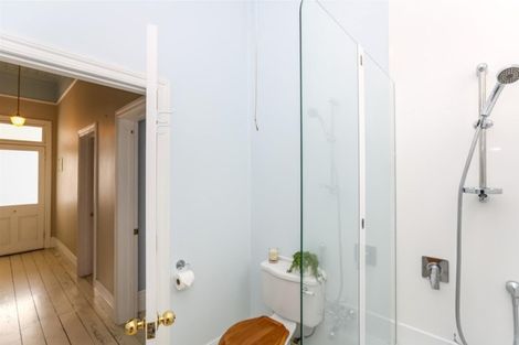 Photo of property in 32 Belt Road, Moturoa, New Plymouth, 4310