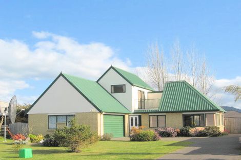 Photo of property in 16 Webb Place, Papamoa Beach, Papamoa, 3118