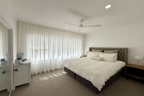 Photo of property in 2/7 Knightsbridge Drive, Forrest Hill, Auckland, 0620