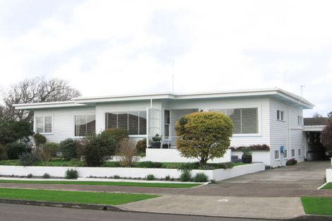 Photo of property in 5 Phoenix Avenue, Hokowhitu, Palmerston North, 4410