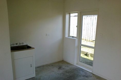 Photo of property in 61 Brashier Circle, Sunnyvale, Auckland, 0612