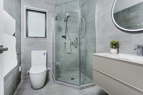 Photo of property in 35 Pinecrest Drive, Gulf Harbour, Whangaparaoa, 0930