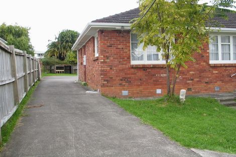 Photo of property in 9 Valdale Road, Henderson, Auckland, 0610