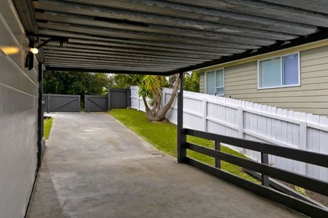 Photo of property in 55 Triangle Road, Massey, Auckland, 0614