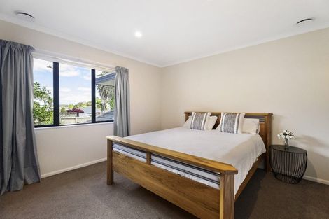 Photo of property in 14 Coralsea Way, Arkles Bay, Whangaparaoa, 0932