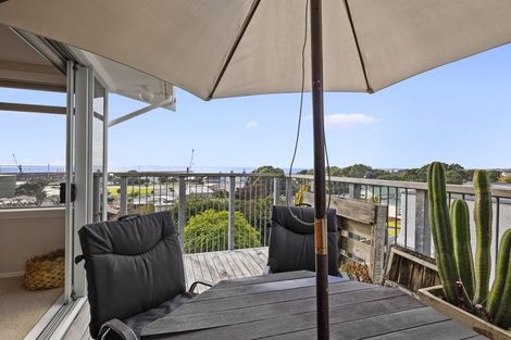 Photo of property in 3 Weston Street, Moturoa, New Plymouth, 4310