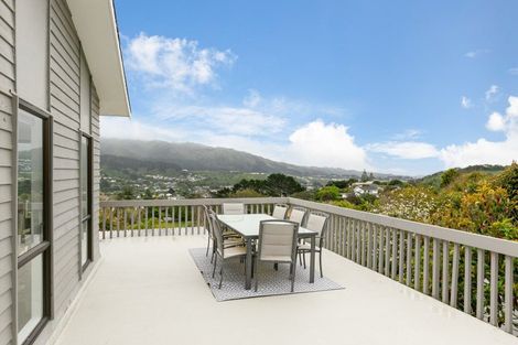 Photo of property in 30 Woodman Drive, Tawa, Wellington, 5028