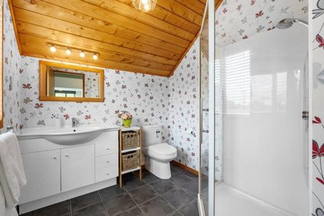 Photo of property in 136 Muriwai Road, Waimauku, 0881