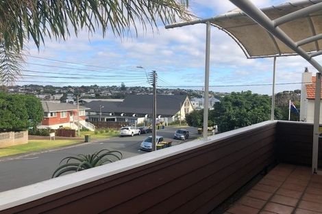 Photo of property in 10 Dodson Avenue, Milford, Auckland, 0620