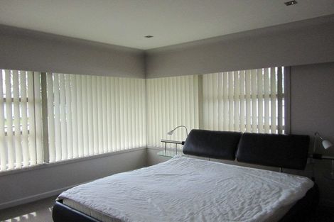 Photo of property in 73 Sylvan Avenue, Northcote, Auckland, 0627